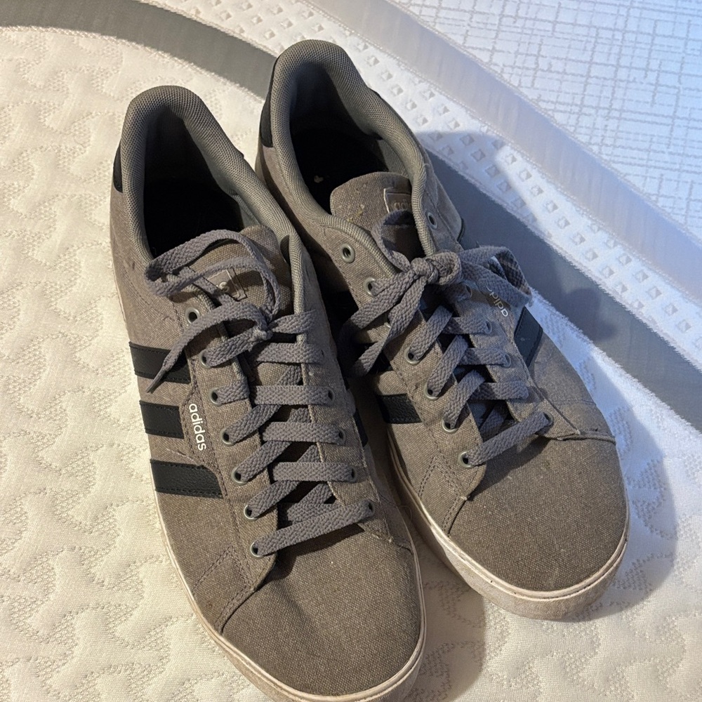 Men’s Adidas Gray Campus Sneakers Suede Low-Top